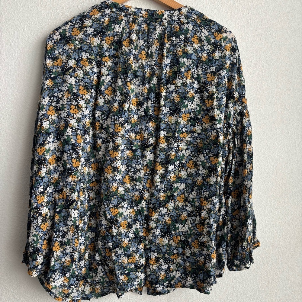 J. Jill Smocked Relaxed 100% Rayon Button Down Blouse Multicolor Wildflowers XL - Picture 3 of 9